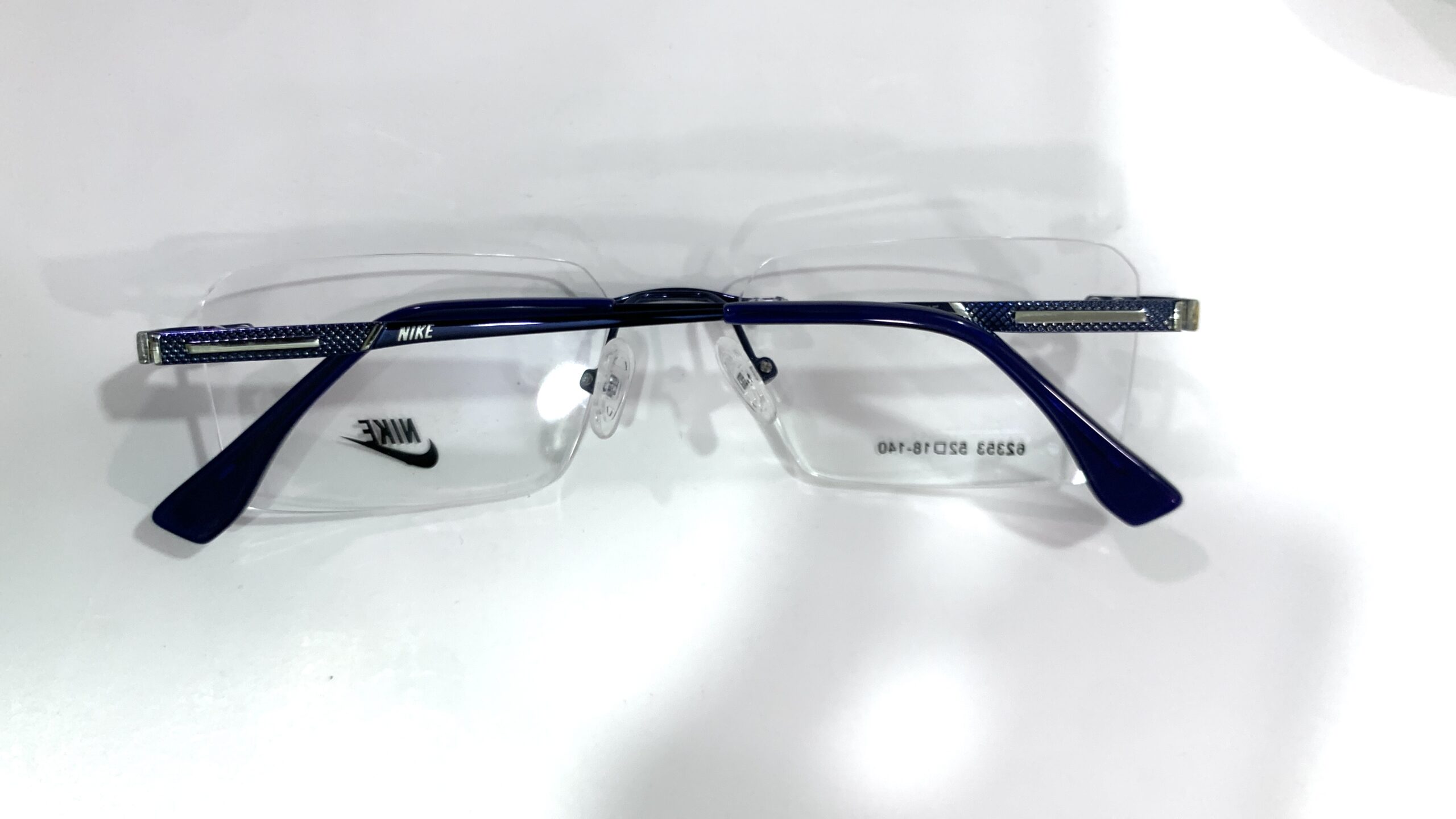 نظارات طبية ذات جودة عالية للبيع