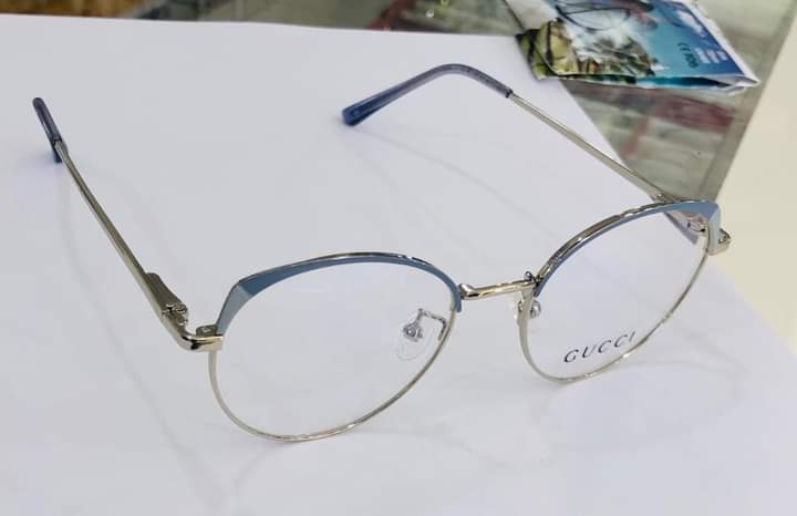 نظارات طبية و شمسية بموديلات عصرية من مؤسسة الرياض للنظارات